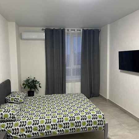Апартаменти Люкс 5 Khmelnytskyi Exterior photo
